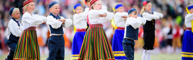 XIII noorte tantsupeol osaleb 32 rühma Valga- ja Võrumaalt