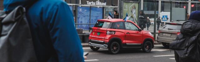 GALERII | EKRE korraldas protesti automaksu vastu: kell 9 peatati kümneks minutiks sõidukid