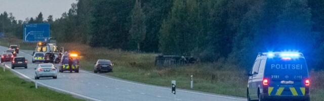 Joobes juht põhjustas Harjumaal Jõelähtme vallas raske avarii: viis inimest haiglasse