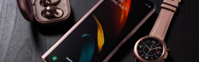 Samsungi uus volditav telefon Galaxy Z Fold2 jõudis Eestis müügile