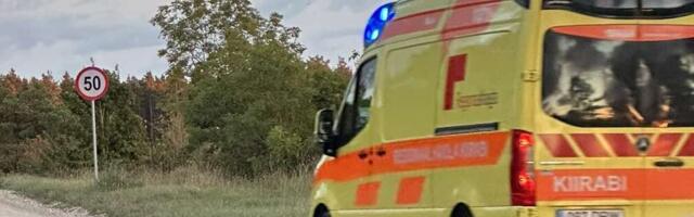 ÕNNETUS | 85aastane jalgrattur kukkus Kärdla-Käina maanteel