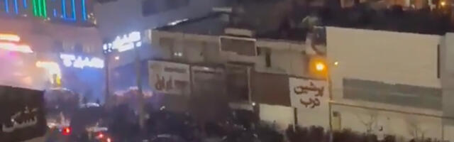 VIDEO: Iraanis puhkes mäss