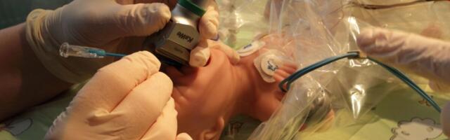 LTKHs harjutati raviprotseduuri erakordselt enneaegse vastsündinu simulaatoril