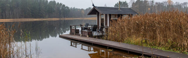 Müügile on tulnud eriti magusa asukoahaga maja isikliku rannariba ja ujuvsaunaga