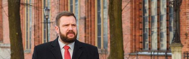 Läti valitsusjuht vabastas ametist erakonda vahetanud majandusministri ja kutsus kokku koalitsiooninõukogu