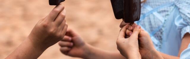 Vanilla Ninja vanillijäätise juubeliaasta algas heategevusega rõõmustades jäätistega Tartu Käopesa Perekodu lapsi