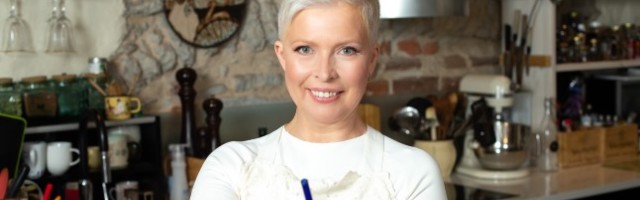 EVELIN ILVES | Kas te magate alasti?