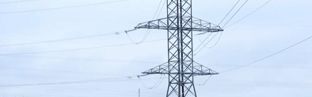 VIDEO: Eestis süüdati enne süsteemivahetust elektripost
