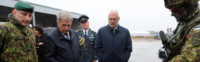 PILTUUDIS I Eesti ja Soome president külastasid Tapa sõjaväelinnakut