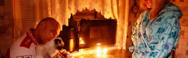 DELFI UKRAINAS | „Tarbime vähem, maksame rohkem.“ Abielupaar räägib, milline on elu pidevate elektri-, soojus- ja veekatkestustega