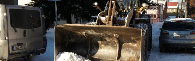 Tartu jätkab lume teisaldamist ja muudab selleks mõnedel tänavatel liikluskorraldust