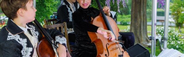 UUS SILMARÕÕM! Tšellist Silvia Ilves naudib juba uue kaaslase seltskonda: kõik veel liiga värske