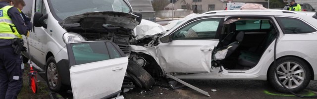 Reporter: Paide linnas tehtud kiiruskatse päädis raske avariiga