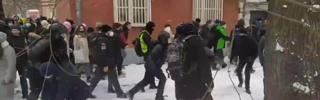 Reporter: Venemaa politsei kasutas meeleavaldajate vastu elektrišokirelvi