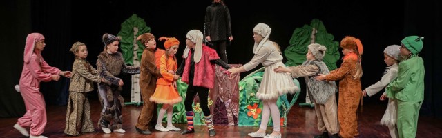 Kooliteatrite festivali žürii plaksutas peopesad tuliseks