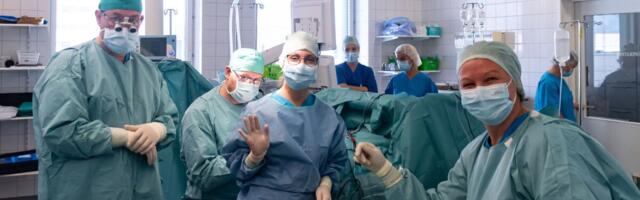 Tallinna Lastehaigla kirurgid opereerisid taas edukalt imiku kolju väärarendit