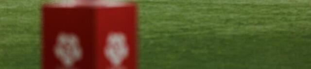 Mängijad: Sportland Arena kate vajab kiiremas korras vahetamist. Alaliit: väljak on heas seisukorras