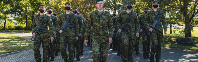 Ligi 1900 ajateenijat lõpetas sõduri baaskursuse ning vandus Eestile truudust