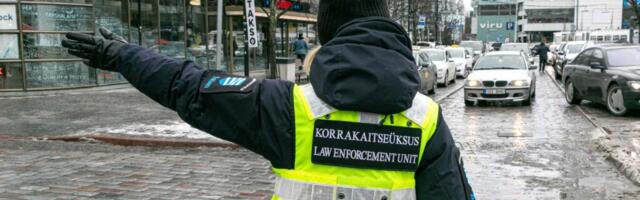 Tipptunni ajal suunavad Tallinna kesklinnas liiklust reguleerijad