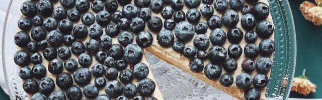 EMADEPÄEVA RETSEPT: SANDRA figuurisõbralik kamakook mustikatega