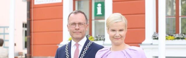 FOTOD | Tartu linnapea Urmas Klaas tervitas koos linnaelanikega Soome presidendipaari