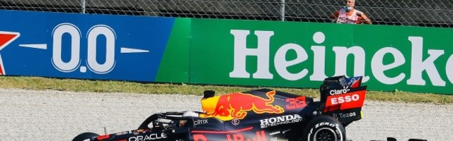 HIRMUÄRATAV VIDEO JA JÄTKUV SÕNASÕDA: Red Bulli boss arvab, et Mercedes teeb show'd