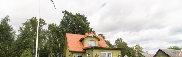 Maakonna kaunimate kodude omanikud: iga koduõue ehtigu Eesti lipp