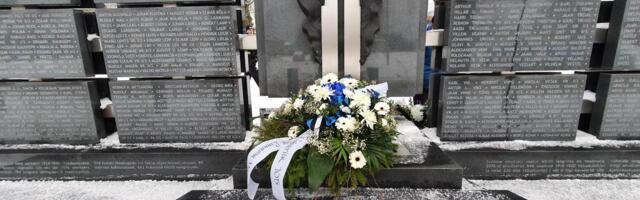 Kristiines asetati Tondi Sõjakooli memoriaalile pärjad Eesti Vabariigi 105. aastapäeva puhul