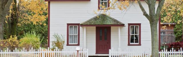 Eesti Omanike Keskliit: Väikeelamute toetusvoorus on töötava koduomaniku õigused kaitsmata, väiksema sissetulekuga omanikust rääkimata