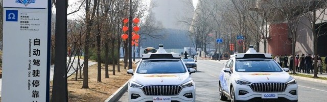 Pekingi tänavatel alustasid hiljuti tööd isejuhtivad taksod