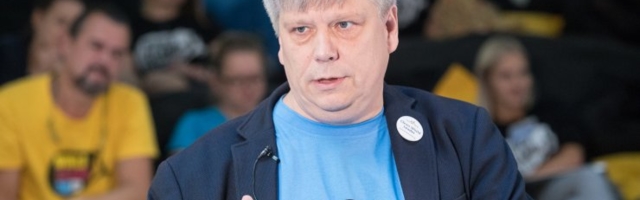 Valitsuserakonnad proovisid enda järelevalvereeglite nudimisega kiirkorras ühele poole saada. Isamaa saadik nurjas plaani