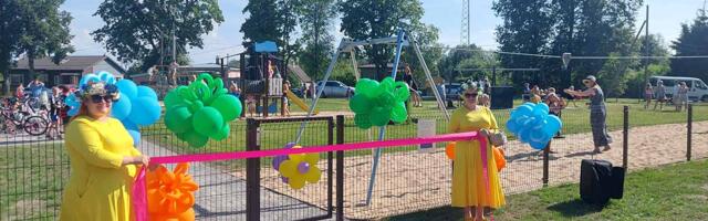 Raa­si­kul ava­ti laien­da­tud män­gu­väl­jak