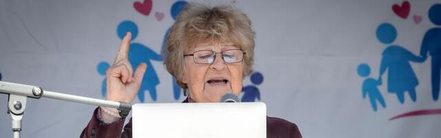 KÕNE MEELEAVALDUSEL ⟩ Malle Pärn: abielu okupeerijad soovivad rahvast allutada ja vaikima sundida