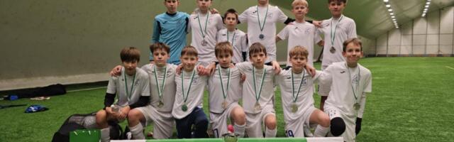 Jalgpallipoisid said kõrge koha