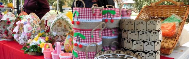 ŠTANDOVI U ZNAKU PRAZNIKA Otvoren Etno-bazar "U susret Vaskrsu" (FOTO)