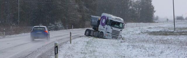 ILMATEADE | Maas on esimene lumi! Libedus on põhjustanud juba mitmeid õnnetusi ja ummikuid