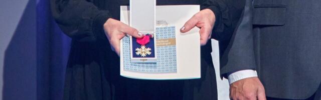 „Tuli kleidi küljest lahti ja kadus.“ Vabariigi aastapäeval läks Viljandis kaduma Valgetähe teenetemärk