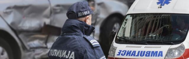 POGINUO MUŠKARAC KOD APATINA! Ubio ga kombi koji je izleteo iz svoje trake!