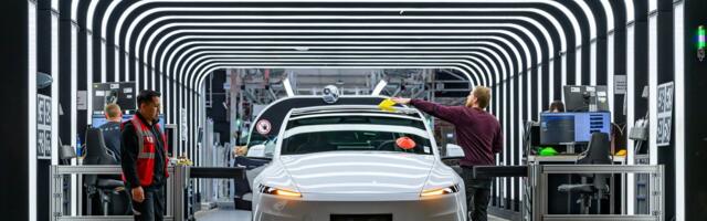 Tesla lammutas 46 päevaga oma olulise Fremonti tehase tootmisliini, et teha ruumi robotite tootmisele