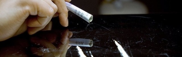 Prokuratuur süüdistab neljaliikmelist gruppi viie kilogrammi kokaiini Hollandist Eestisse toimetamises