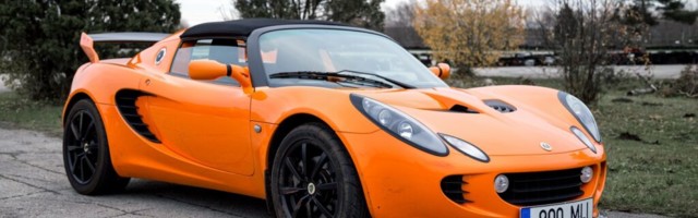 VIDEO: Lotus Elise S2 vs Toyota MR2 Spyder