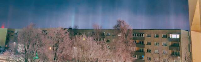 FOTOD | Pärnu müstilised valgussambad tekitasid elanikes imestust