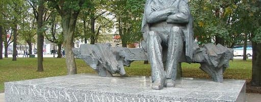 Venemaa saatkond Eestis peab Tammsaaret Vene kirjanikuks