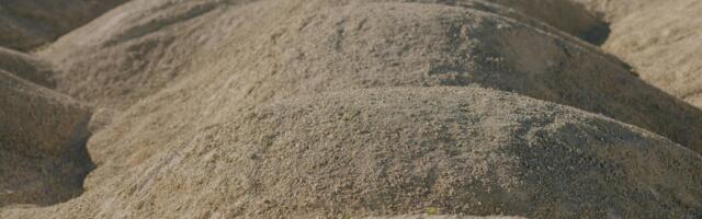 Lellaperesse plaanitakse rajatada kahe hektarine liivakarjäär. Maavarasid plaanitakse kasutada teede-ehitusel