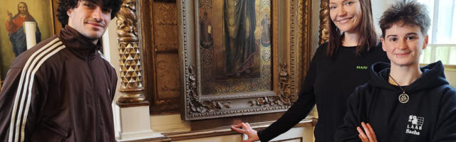 Haapsalu kiriku puitdetailid said uue ilme Prantsuse praktikantide käe all