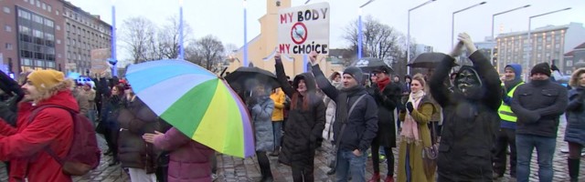 Reporter: Vabaduse väljakule kogunes täna mitusada maskikandmise vastast