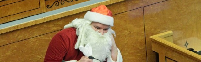 Riigikogu viimane kogunemine, kus osaleb ka jõuluvana, toimub kaugistungina