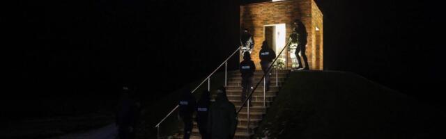 Politseinikud ja piirivalvurid mälestavad Mäos teenistuskohustuste täitmisel hukkunud kolleege