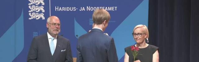 President jagas välismaale õppima suundujatele stipendiume