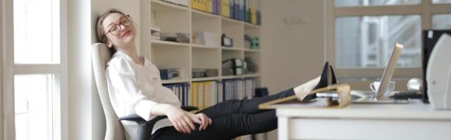 Sirutuspaus: harjutused sekretäridele, mis aitavad hoida tervist ja töövõimekust